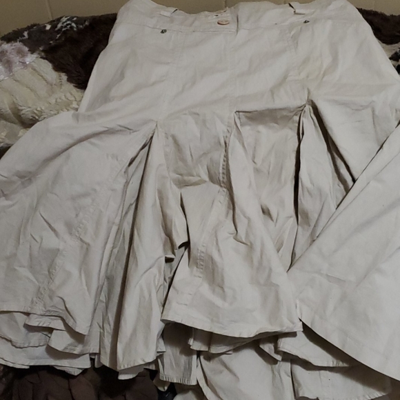 2 cute khaki skirts Large/ medium - Picture 3 of 10